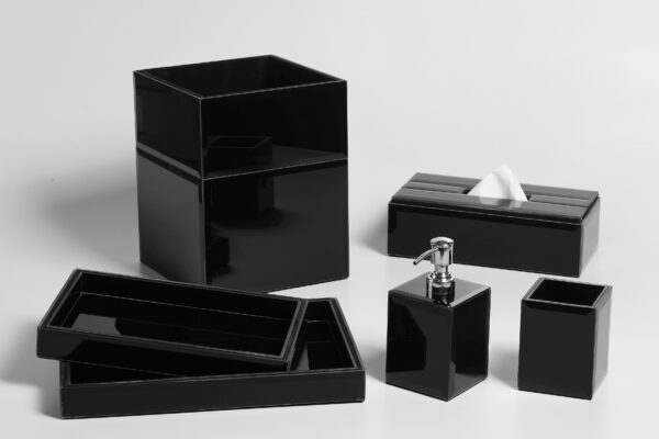 Black Lacquered Glass Bathset - Image 2